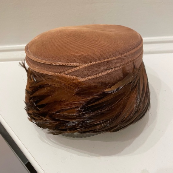 Vintage velvet and feather Cloche hat - Picture 3 of 7